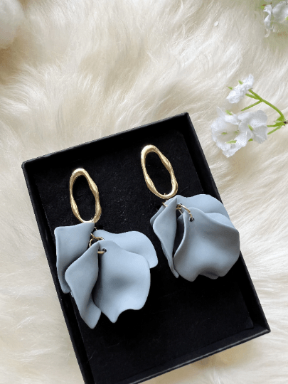 Grey flower earrings | dangle petals baroque earrings | unique golden geometric floral earrings | bridal party wedding earrings - TuttyKnitty