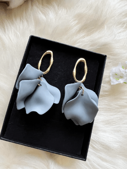 Grey flower earrings | dangle petals baroque earrings | unique golden geometric floral earrings | bridal party wedding earrings - TuttyKnitty