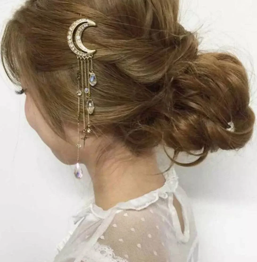 Silver or gold moon hair clip with crystal beads | Celestial diamante barrette clips| korean hair accessories| rhinestones chain hair clip - TuttyKnitty