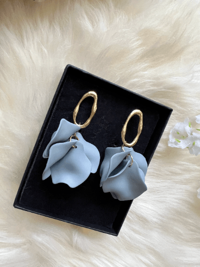 Grey flower earrings | dangle petals baroque earrings | unique golden geometric floral earrings | bridal party wedding earrings - TuttyKnitty