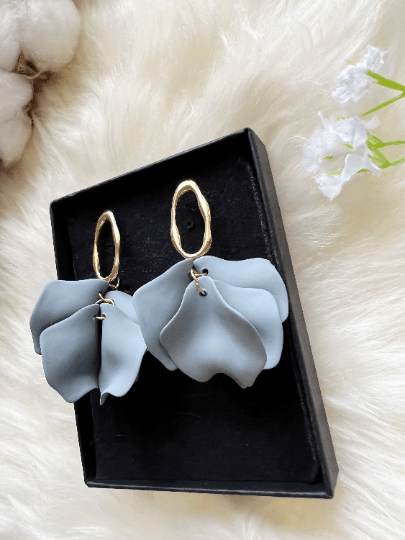 Grey flower earrings | dangle petals baroque earrings | unique golden geometric floral earrings | bridal party wedding earrings - TuttyKnitty