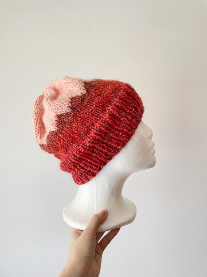 Handknit Beanie | Knit Beret | Slouchy Hat in redwood and pink colour| Knit beanie in dark red | Fluffy and cozy winter hat