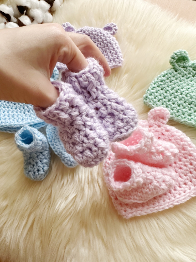 Crochet baby bear beanie and booties | baby gift set | newborn gift - TuttyKnitty