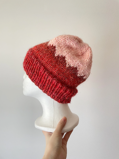 Handknit Beanie | Knit Beret | Slouchy Hat in redwood and pink colour| Knit beanie in dark red | Fluffy and cozy winter hat - TuttyKnitty