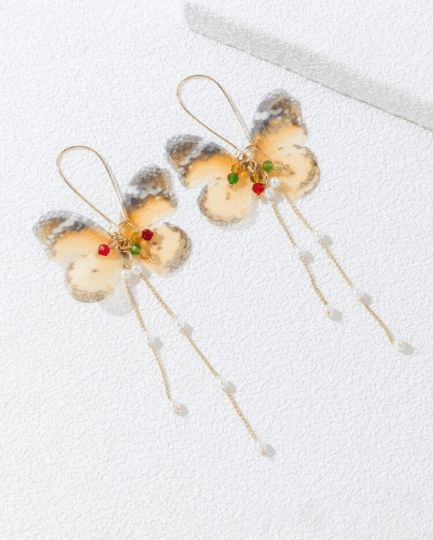 Gold chains dangling butterfly earrings | oversize pearl drop earrings | flowy flying butterflies statement | summer spring garden style - TuttyKnitty