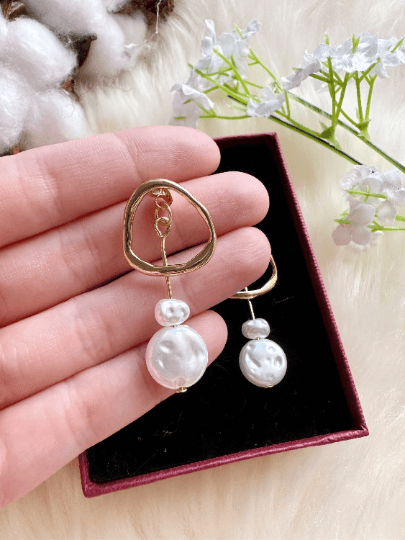 Gold dangle earrings with pearl| baroque pearl drop earrings | minimalist 2 way stud earrings | Korean style bridal earrings - TuttyKnitty