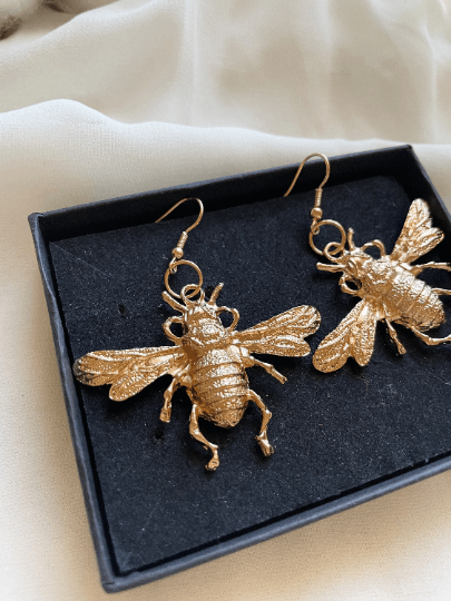 Golden honey bee earrings| open hoop geometric earrings | bee pearl insect statement earrings | dangle hoop earrings - TuttyKnitty