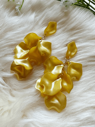 Golden shimmer Yellow flower earrings |dangly earrings | frosted petals statement earrings | golden disc geometric floral bridal earrings - TuttyKnitty