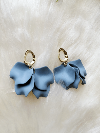 Grey flower earrings | dangle petals baroque earrings | unique golden geometric floral earrings | bridal party wedding earrings - TuttyKnitty