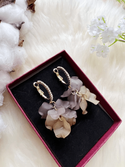 Grey forsted flower earrings | dangle petals baroque earrings | unique rhinestone gold floral earrings | bridal party wedding earrings - TuttyKnitty