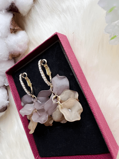 Grey forsted flower earrings | dangle petals baroque earrings | unique rhinestone gold floral earrings | bridal party wedding earrings - TuttyKnitty