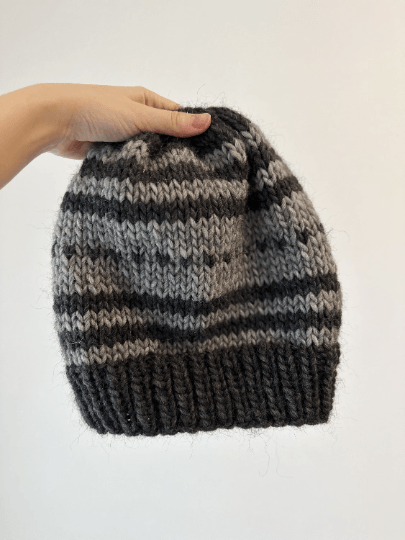 Handknit pattern Beanie | Winter hat | black and grey fair isle colour | autumn winter style | cozy hat - TuttyKnitty