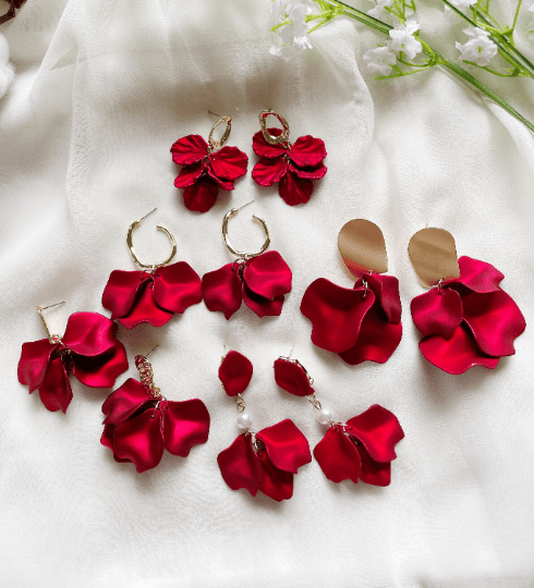 Hot christmas red flower earrings | dangle petals golden bar baroque earrings | unique floral earrings | bridal party wedding earrings - TuttyKnitty