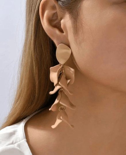 Latte brown flower petals earrings - TuttyKnitty