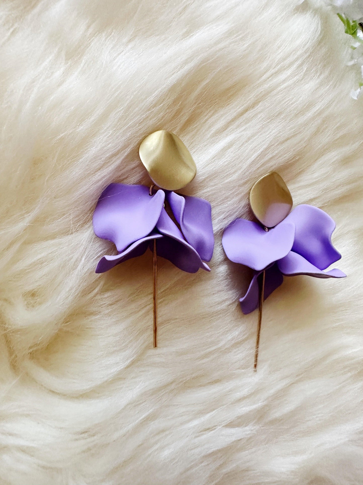 Lilac purple flower earrings |dangly earrings | matte petals colour statement earrings | unique gold geometric floral earrings - TuttyKnitty