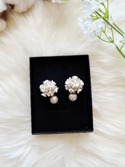 Pearl stud daisy flower earrings