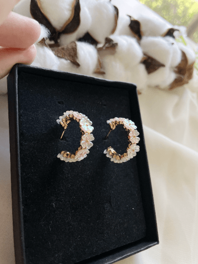 Mini daisy flowers stud earrings | pearlescent petals with resin stones | minimalist hoop iridescent gold floral earrings | bridal party - TuttyKnitty