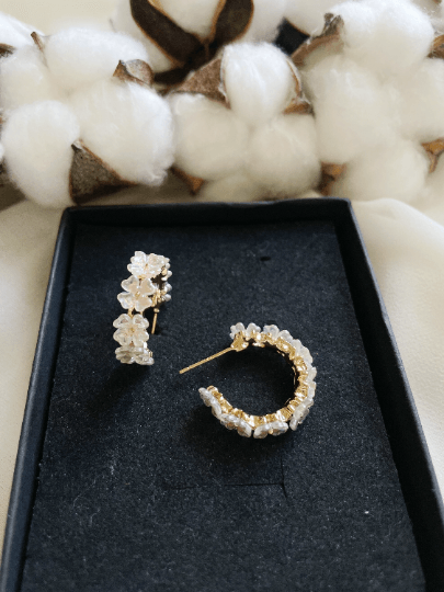 Mini daisy flowers stud earrings | pearlescent petals with resin stones | minimalist hoop iridescent gold floral earrings | bridal party - TuttyKnitty