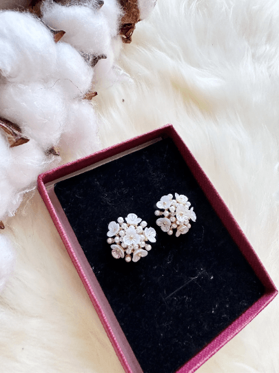 Mini daisy flowers stud earrings | pearlescent petals with resin stones | minimalist iridescent gold floral earrings | bridal party - TuttyKnitty