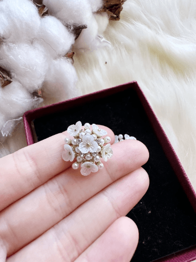 Mini daisy flowers stud earrings | pearlescent petals with resin stones | minimalist iridescent gold floral earrings | bridal party - TuttyKnitty