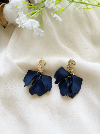 Navy blue flowers earrings | frosted matte petals earrings | gold & blue floral earrings | bridal party wedding earrings - TuttyKnitty