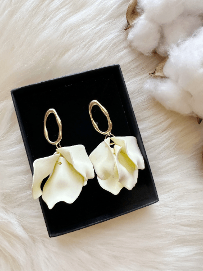 Pastel cream flower earrings | dangle petals lightweight floral earrings | golden bridal party wedding earrings | aesthetic earrings - TuttyKnitty