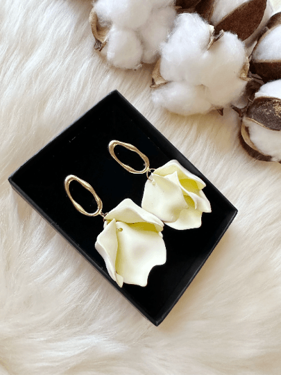 Pastel cream flower earrings | dangle petals lightweight floral earrings | golden bridal party wedding earrings | aesthetic earrings - TuttyKnitty