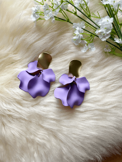 Pastel purple flower earrings | dangle petals baroque earrings | unique golden bar geometric floral earrings | bridal party wedding earrings - TuttyKnitty