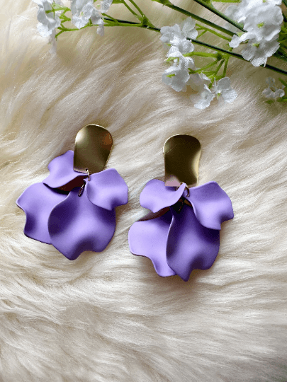 Pastel purple flower earrings | dangle petals baroque earrings | unique golden bar geometric floral earrings | bridal party wedding earrings - TuttyKnitty