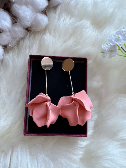 Peach pink flower earrings | dangle petals baroque earrings | unique gold geometric floral earrings | bridal party wedding earrings - TuttyKnitty