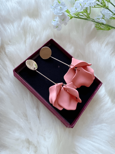 Peach pink flower earrings | dangle petals baroque earrings | unique gold geometric floral earrings | bridal party wedding earrings - TuttyKnitty