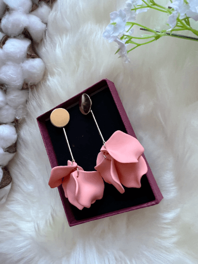 Peach pink flower earrings | dangle petals baroque earrings | unique gold geometric floral earrings | bridal party wedding earrings - TuttyKnitty