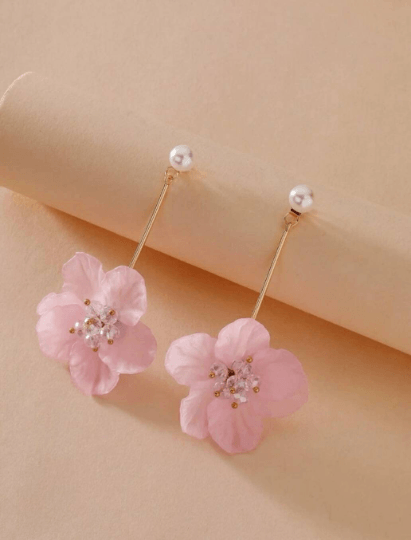 Pearl white floral earrings| Kawaii cute fun petals earrings | korean art earrings | golden bar flower earrings | bridal party wedding - TuttyKnitty