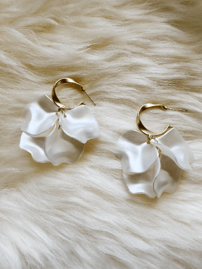 Pearl White flower petal earrings |cute fun flower earrings | pearlescent dangle earrings | unique flower bridal party wedding earrings - TuttyKnitty