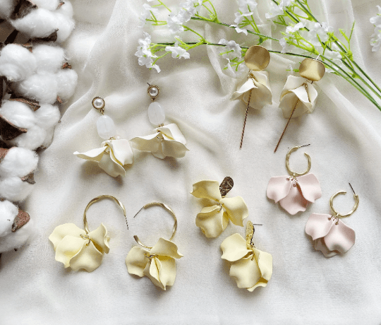 Pearlescent white flower earrings | dangle petals baroque pearl earrings | unique gold floral earrings | bridal party wedding earrings - TuttyKnitty