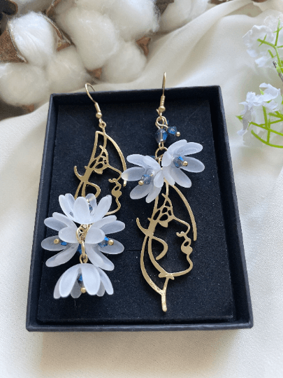 Picasso lady face flower earrings | frosted petals drop earrings | flower girl mismatch | spring floral flowy bridal party wedding earrings - TuttyKnitty