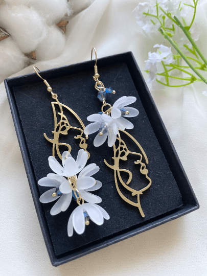 Picasso lady face flower earrings | frosted petals drop earrings | flower girl mismatch | spring floral flowy bridal party wedding earrings - TuttyKnitty