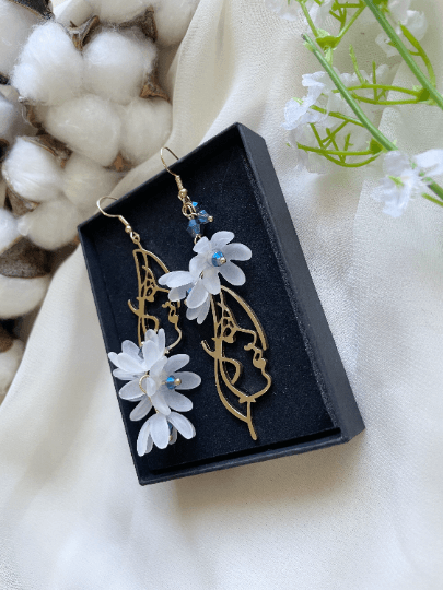 Picasso lady face flower earrings | frosted petals drop earrings | flower girl mismatch | spring floral flowy bridal party wedding earrings - TuttyKnitty