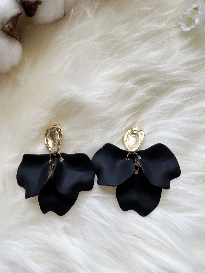 Pure black flower earrings | matte textured petals earrings | golden disc geometric floral earrings | bridal wedding party earrings - TuttyKnitty