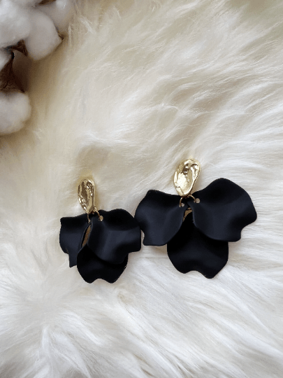 Pure black flower earrings | matte textured petals earrings | golden disc geometric floral earrings | bridal wedding party earrings - TuttyKnitty