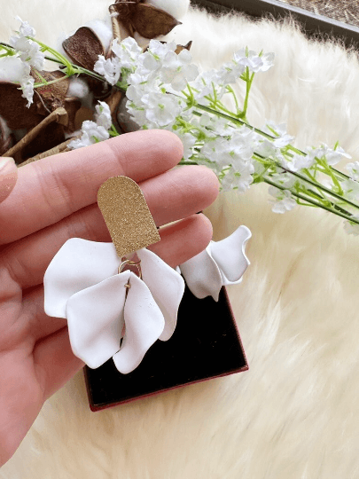 Pure white flower earrings | matte petal earrings | golden texture disc geometric floral earrings | bridal party wedding bridesmaid earrings - TuttyKnitty