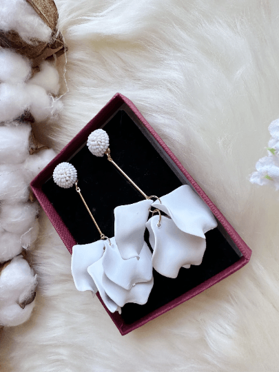 Pure white flower earrings |dangle petals baroque earrings | beaded bar unique floral earrings | bridal party wedding earrings - TuttyKnitty