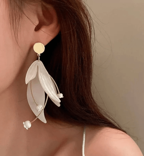 Pure white flower earrings |dangly earrings | acetate white petals statement earrings | golden disc geometric floral earrings | bridal - TuttyKnitty