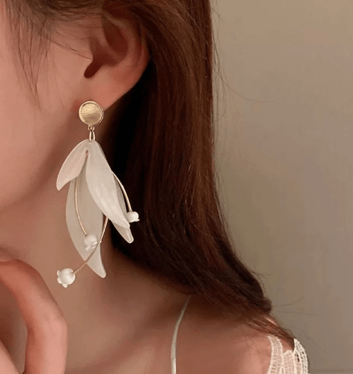 Pure white flower earrings |dangly earrings | acetate white petals statement earrings | golden disc geometric floral earrings | bridal - TuttyKnitty