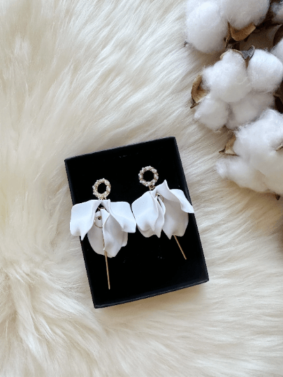 Pure white flower earrings |dangly earrings | frosted petals dangle pearls earrings | golden geometric floral earrings | bridal - TuttyKnitty