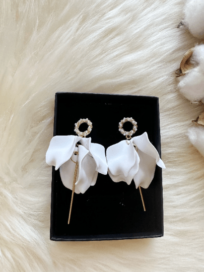 Pure white flower earrings |dangly earrings | frosted petals dangle pearls earrings | golden geometric floral earrings | bridal - TuttyKnitty