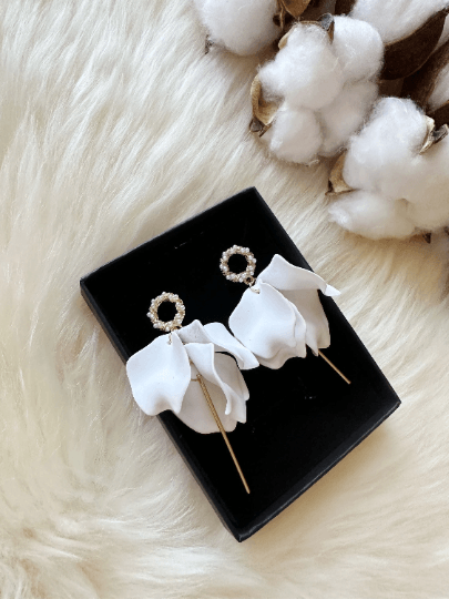 Pure white flower earrings |dangly earrings | frosted petals dangle pearls earrings | golden geometric floral earrings | bridal - TuttyKnitty