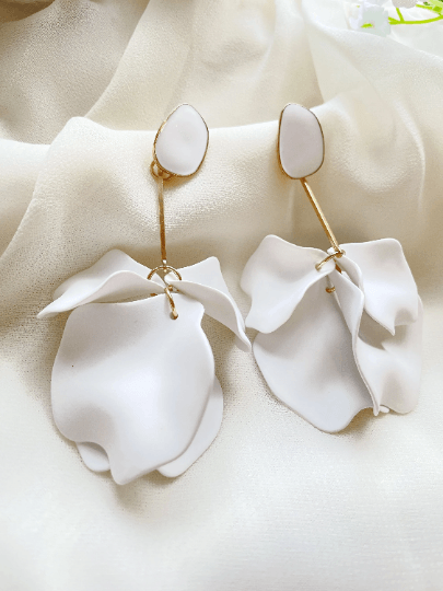 Pure white flower earrings |dangly earrings | frosted petals hoop statement earrings | golden disc geometric floral earrings | bridal - TuttyKnitty