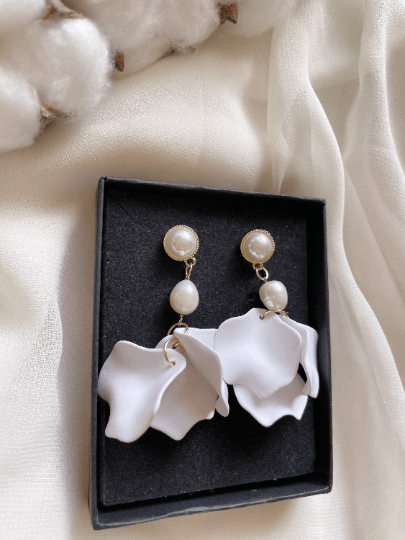 Pure white flowers earrings dangly earrings | matte petals hoop freshwater pearl floral earrings | bridal party wedding earrings - TuttyKnitty