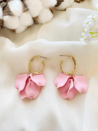 Sweet Pink flower earrings | dangle petals baroque earrings | unique gold geometric floral earrings | bridal party wedding earrings - TuttyKnitty